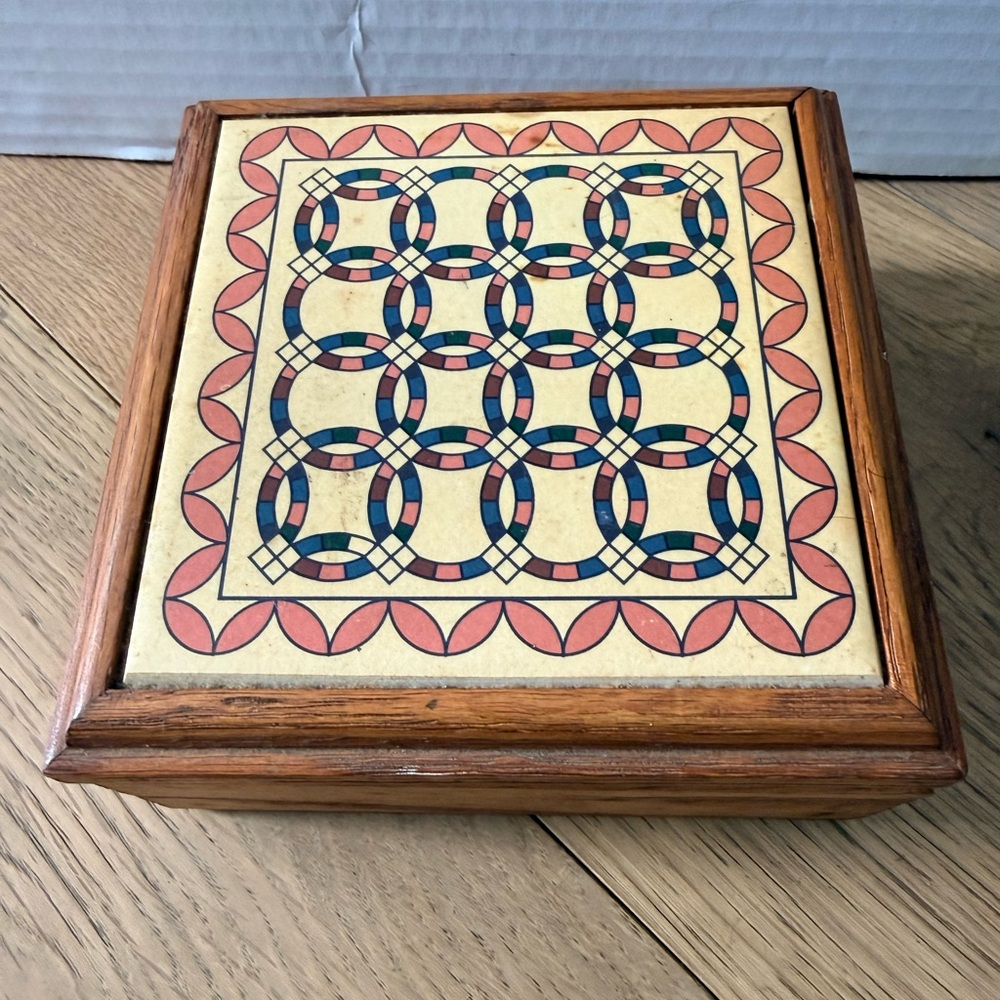 Wooden Jewelry Organizer with Double Wedding Quilt Design - Picture 2 of 14